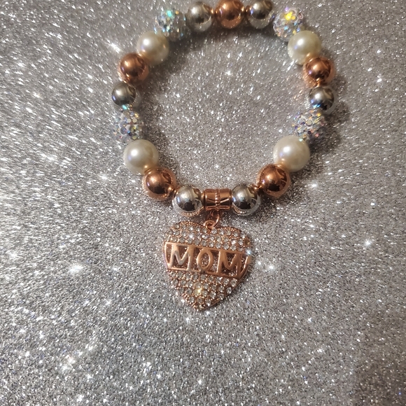 1-PIECE ONE-OF-A-KIND BEADED MOM BRACELET. - Picture 7 of 13